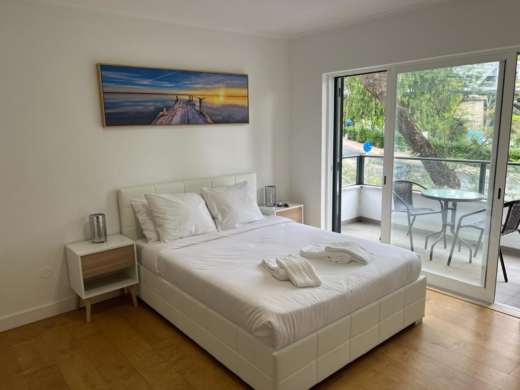 Oieras Beach Suite 2 - Large Double Room With En-Suite Bathroom And Balcony 奥埃拉斯 外观 照片