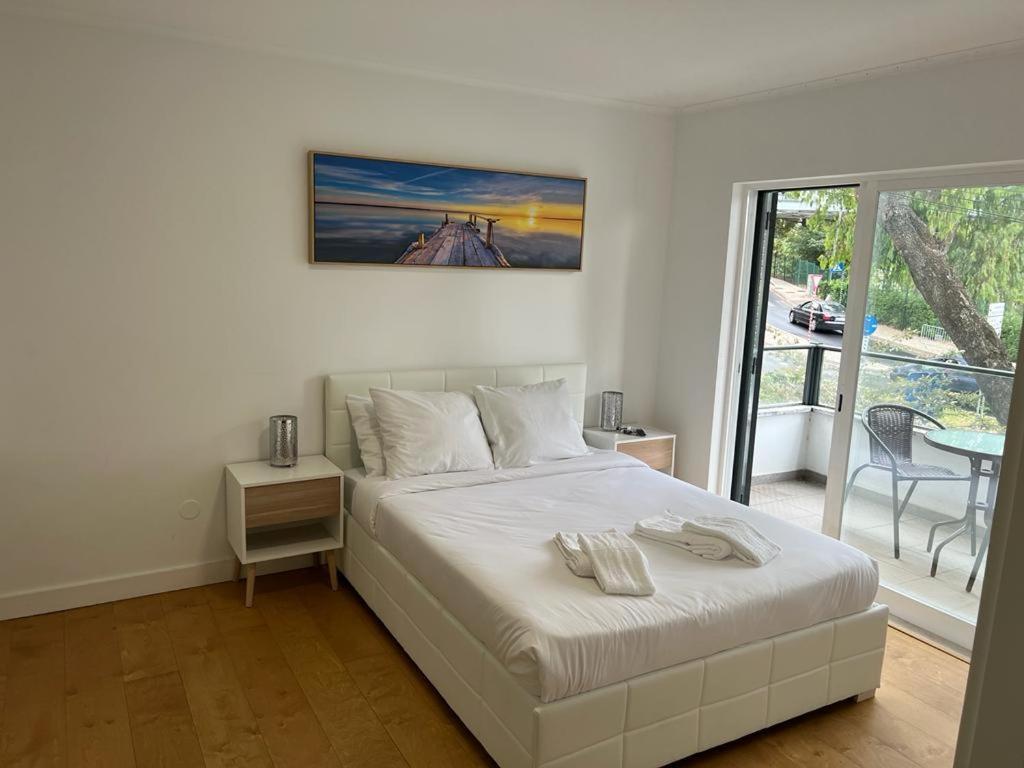 Oieras Beach Suite 2 - Large Double Room With En-Suite Bathroom And Balcony 奥埃拉斯 外观 照片