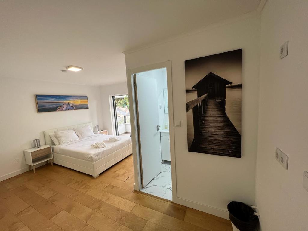 Oieras Beach Suite 2 - Large Double Room With En-Suite Bathroom And Balcony 奥埃拉斯 外观 照片